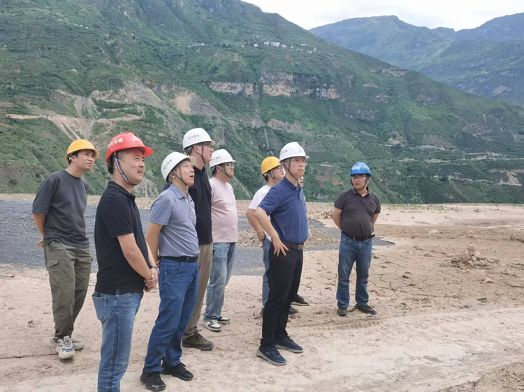 沿江宜金公司党委副书记、董事、总经理黄红亚赴德溪代表处辖区内调研督导