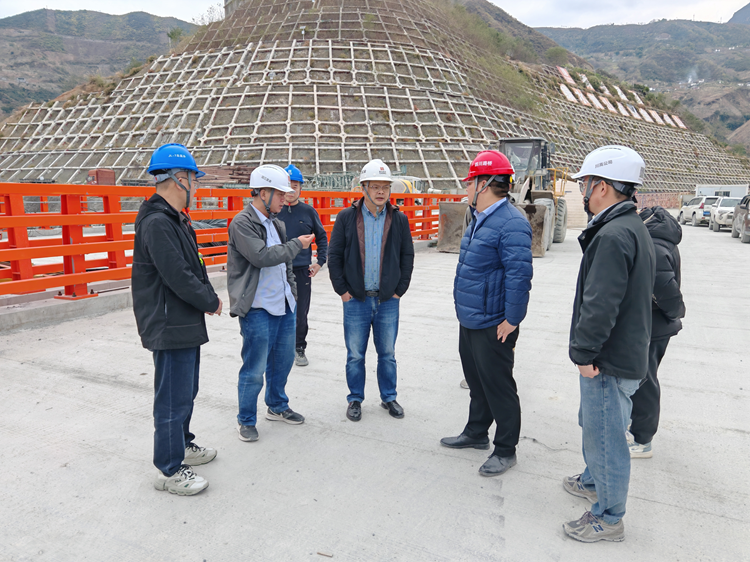 沿江宜金公司副总经理全凯赴卡哈洛代表处调研督导项目建设推进情况