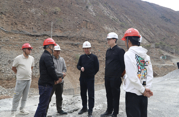 沿江宜金公司党委书记、董事长张志全调研督导卡哈洛至德溪段工程建设推进情况